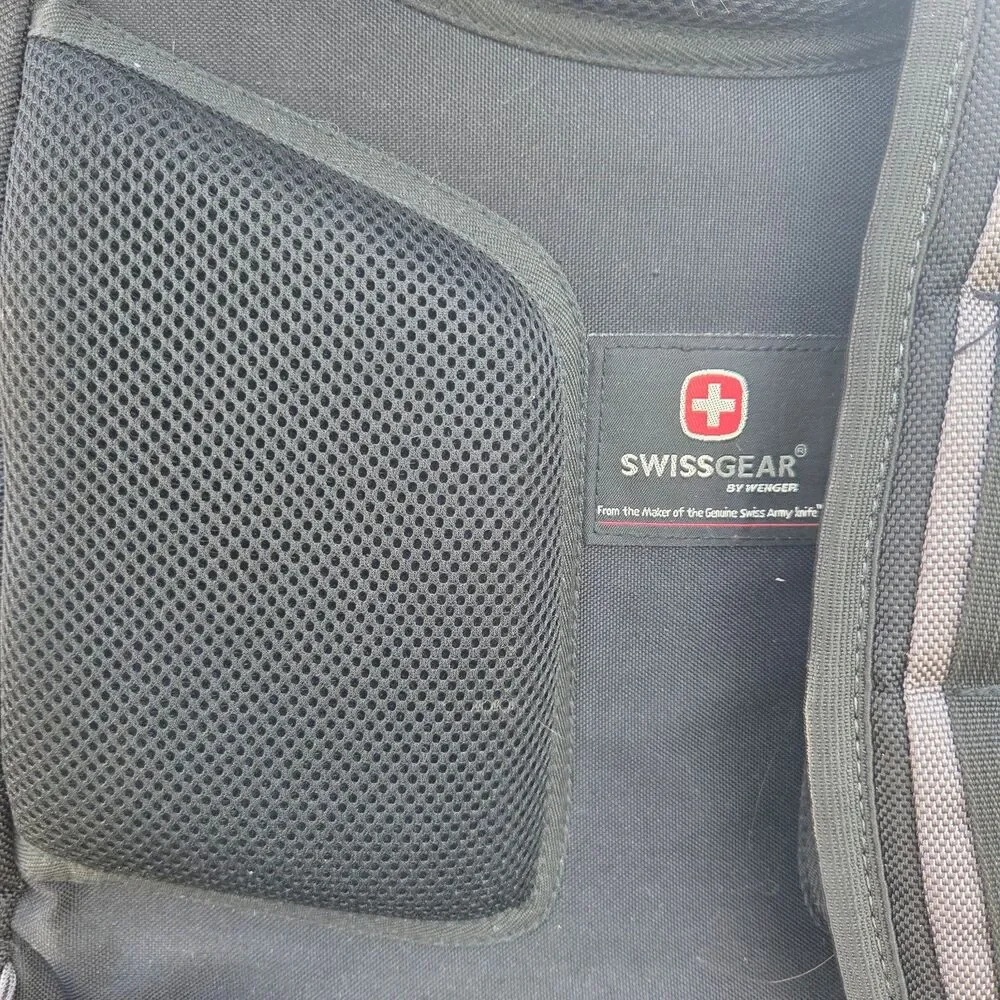 SwissGear Wenger 17 Laptop Backpack Travel Business Black Gray